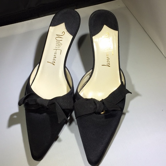 wills fancy Shoes - Black Satin and bows!